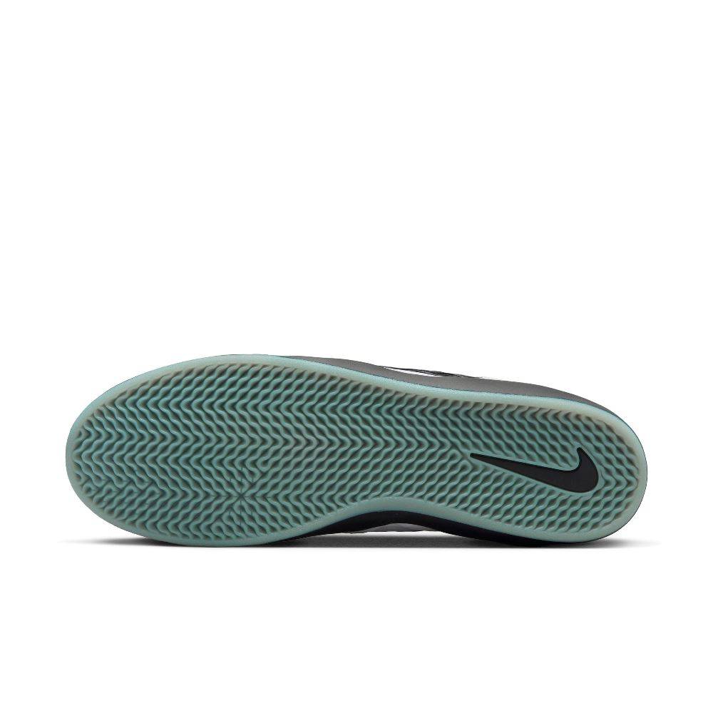NIKE SB ISHOD WAIR PREMIUM SKATE BOARD SHOES