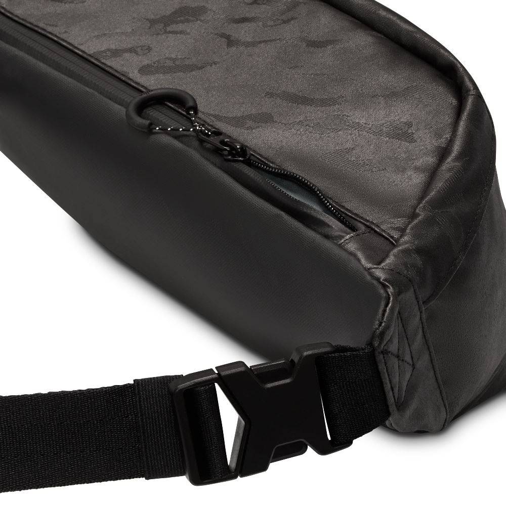 NIKE ELEMENTAL PRO-STORM CROSS-BODY BAG