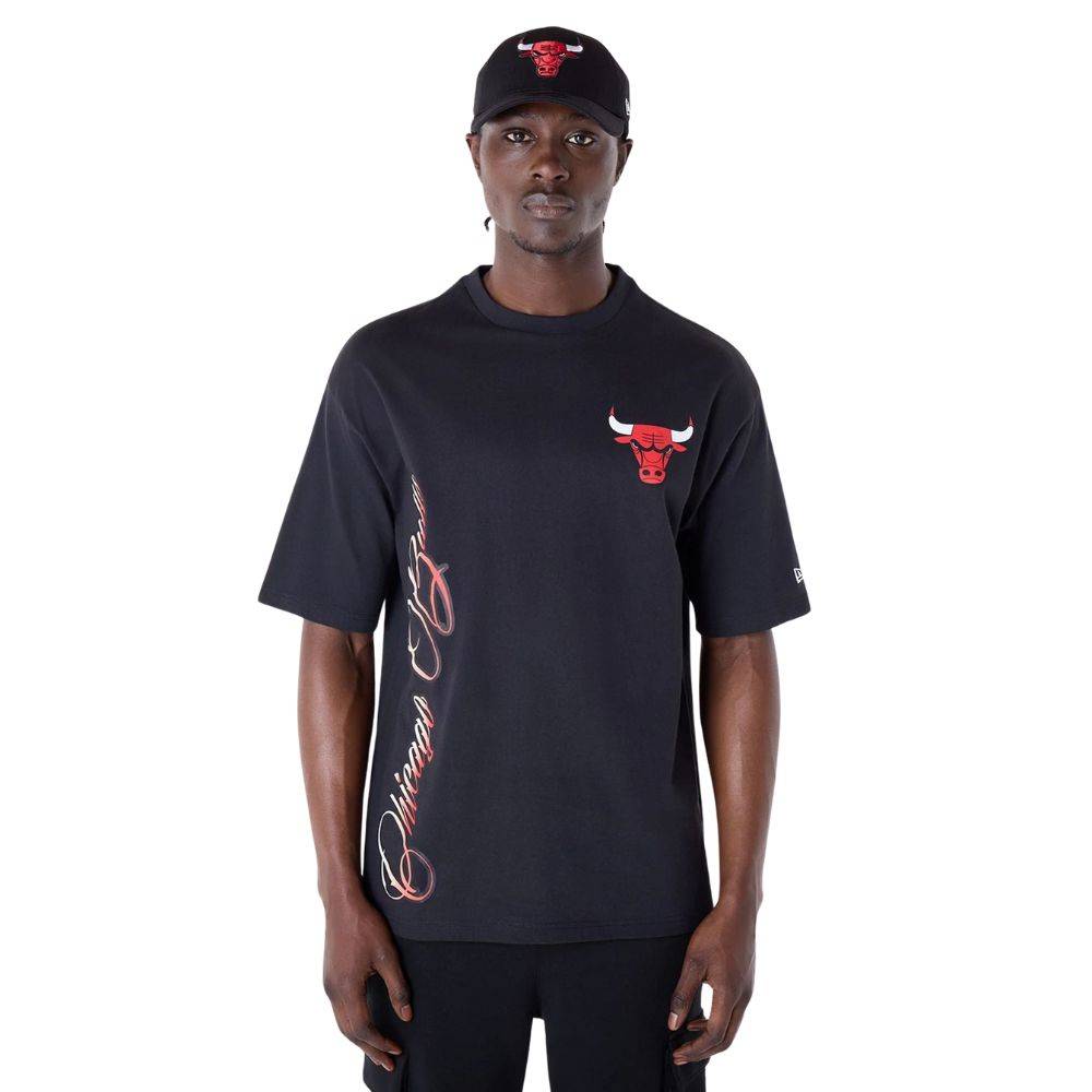 NEW ERA NBA FONT GRAPHC TEE CHICAGO BULLS