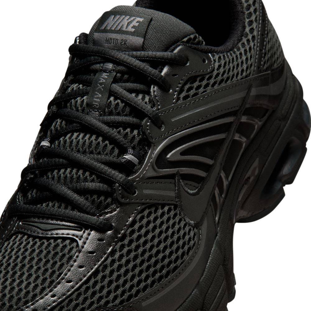 NIKE AIR MAX MOTO 2K