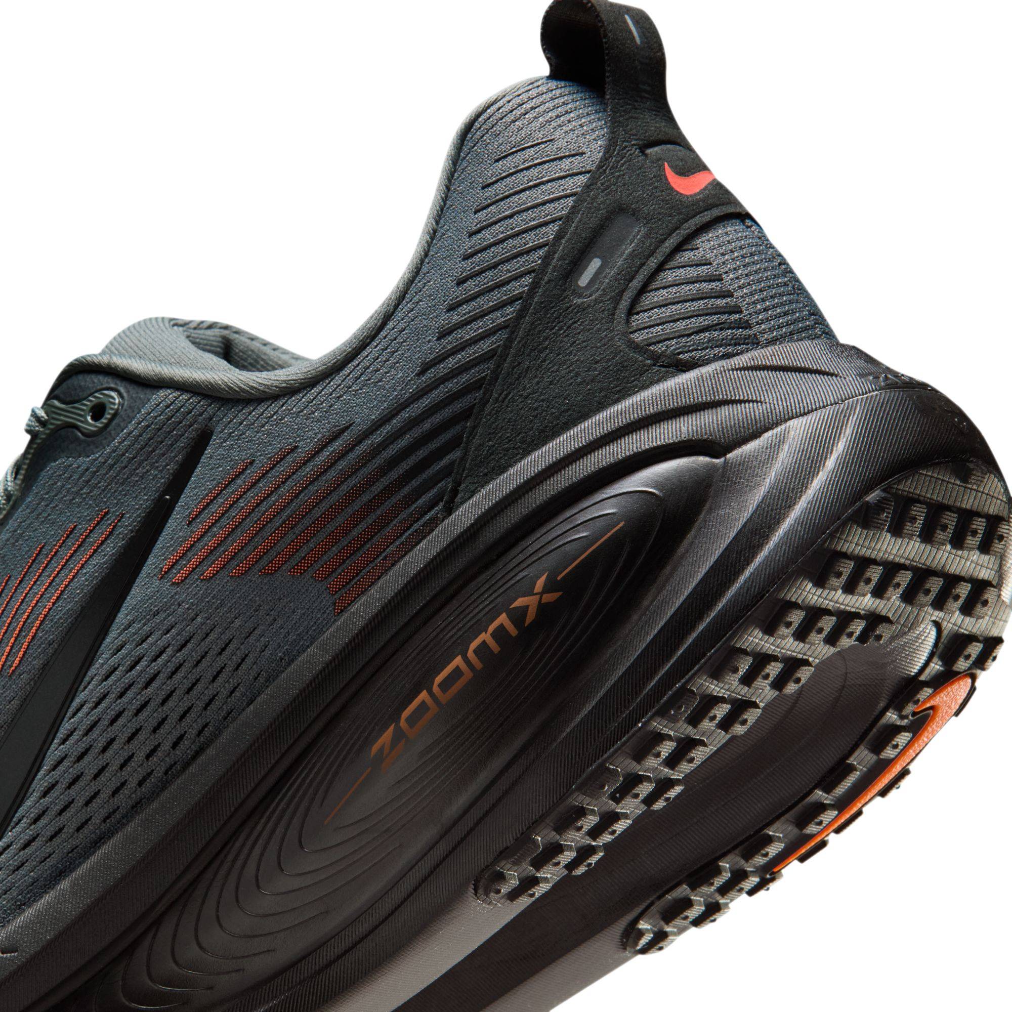 NIKE VOMERO 18 ROAD RUNNING SHOES