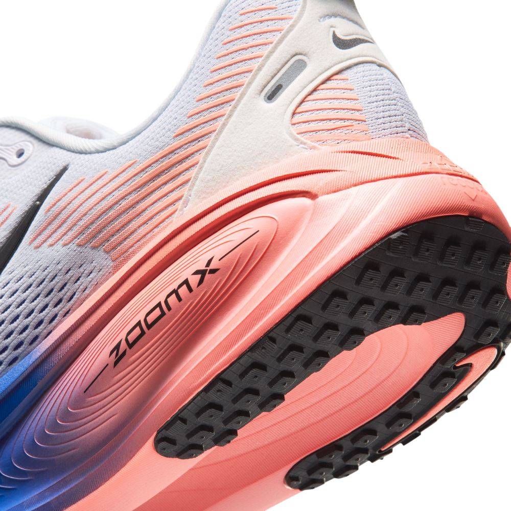 NIKE VOMERO 18 ROAD RUNNING SHOES