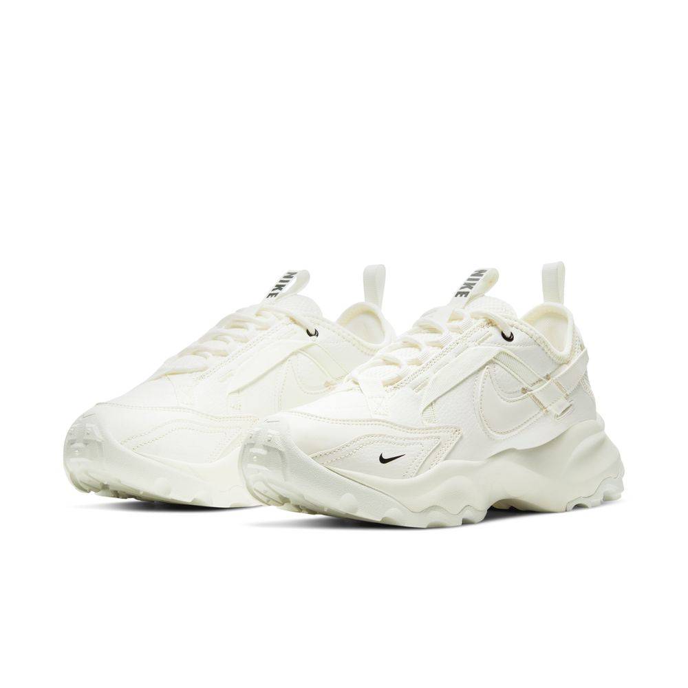 NIKE TC7900 WOMENS SNEAKER