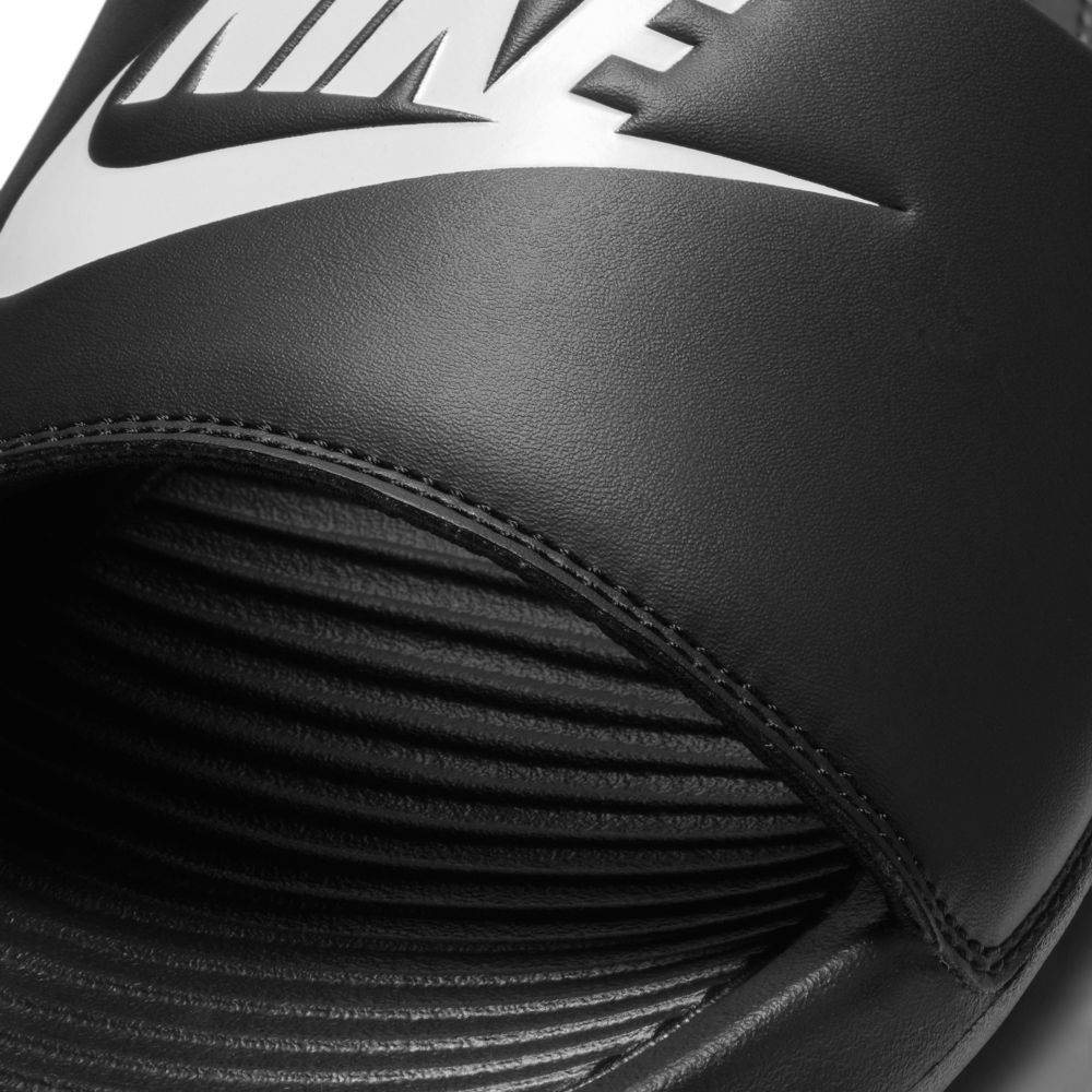 NIKE VICTORI ONE SLIDE