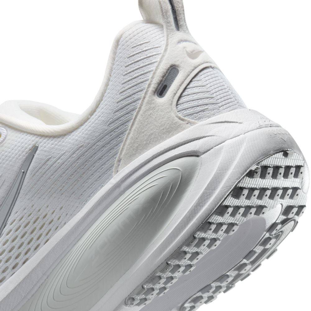 NIKE WOMENS VOMERO 18 ROAD RUNNING SHOES