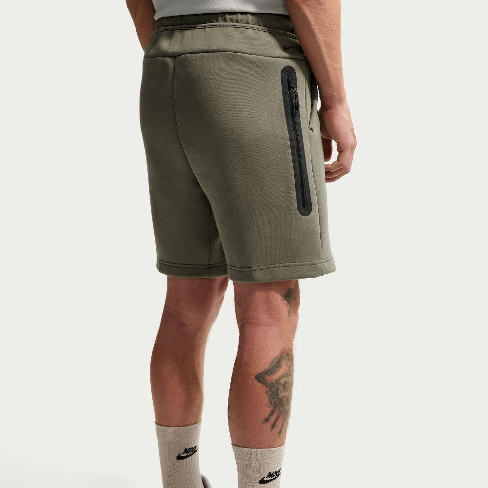 NIKE TECH FLEECE SHORT