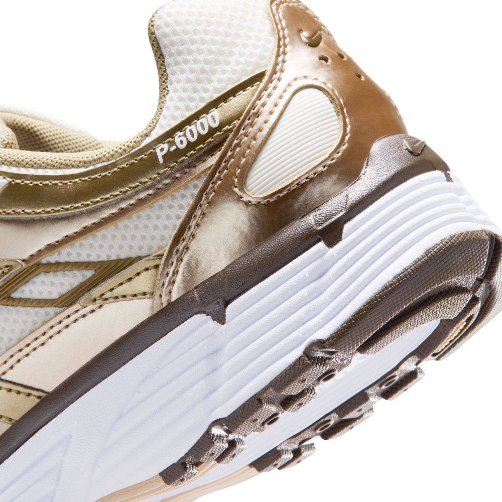 NIKE WOMENS P-6000