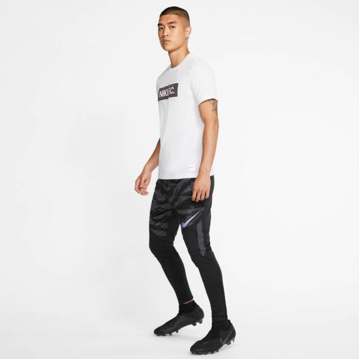 NIKE SPORTSWEAR SEASONAL BLOCK TEE