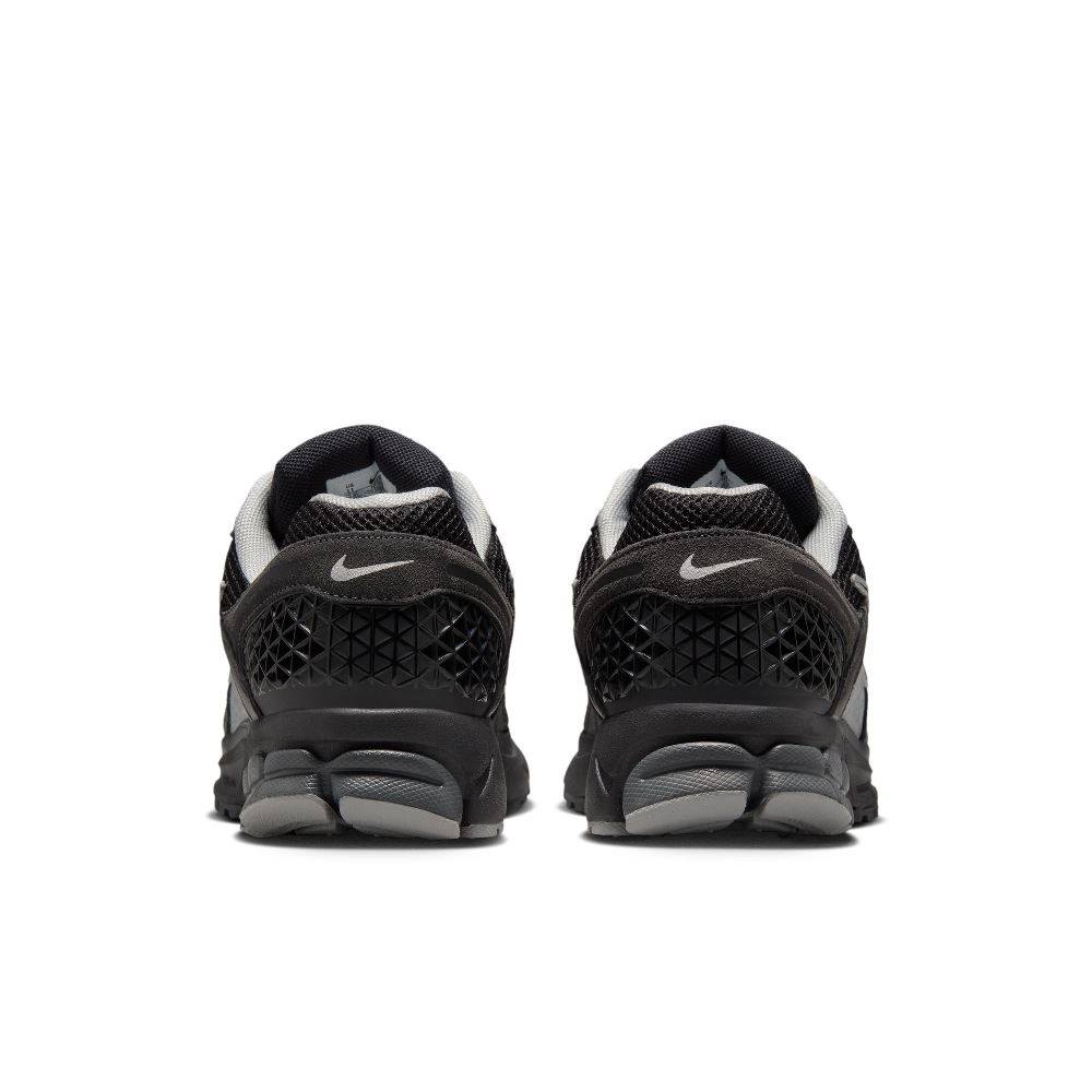 NIKE VOMERO 5