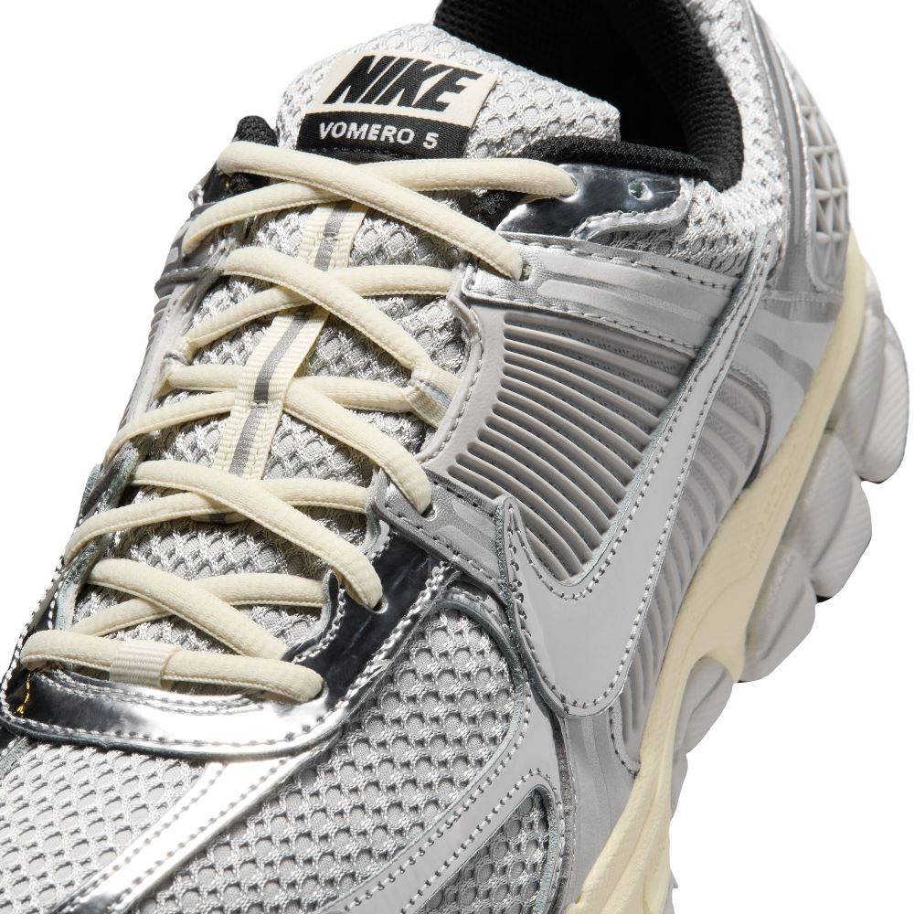 NIKE ZOOM VOMERO 5