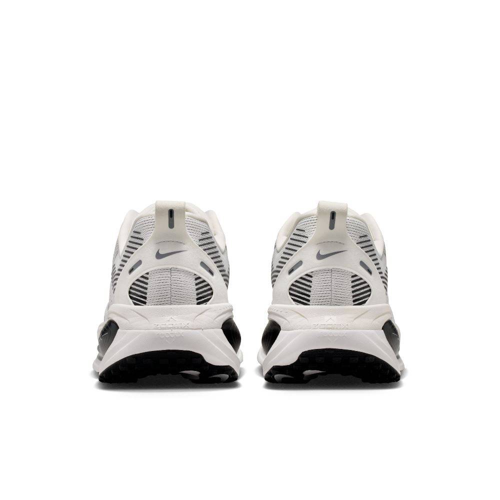 NIKE VOMERO 18 ROAD RUNNING SHOES