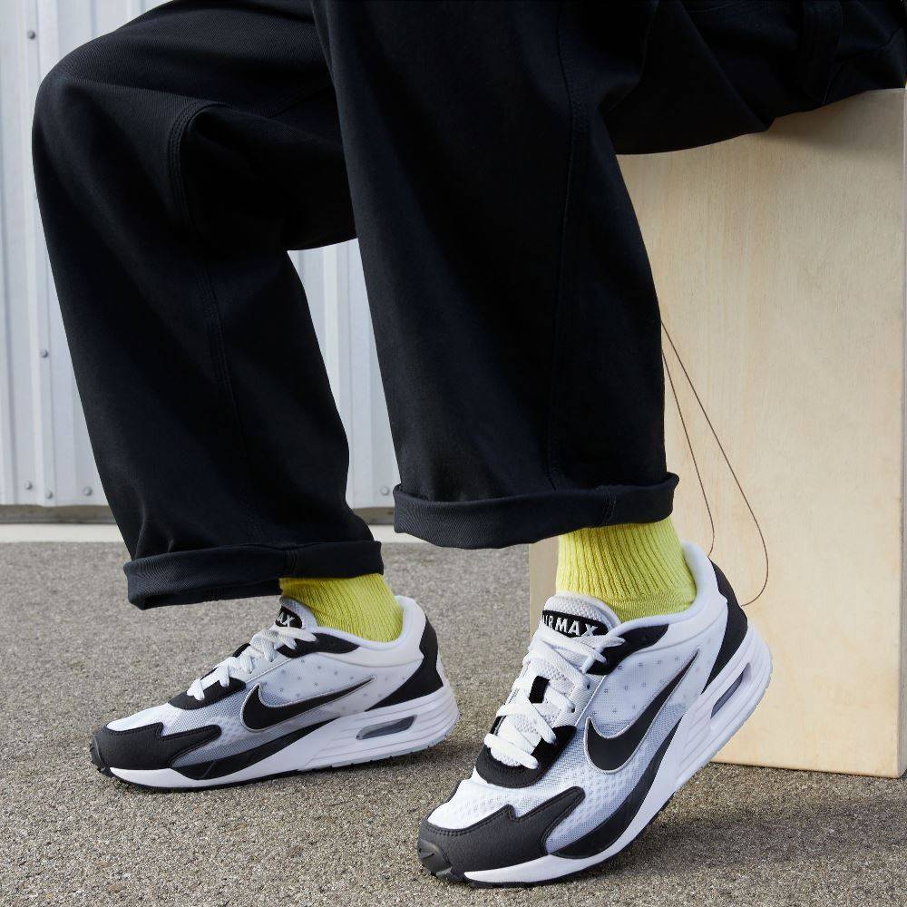 NIKE AIR MAX SOLO