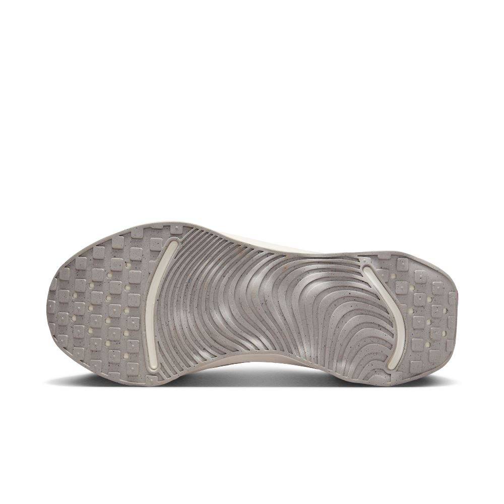 NIKE WOMENS MOTIVA