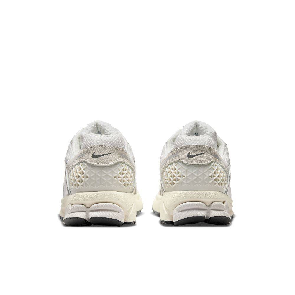 NIKE ZOOM VOMERO 5