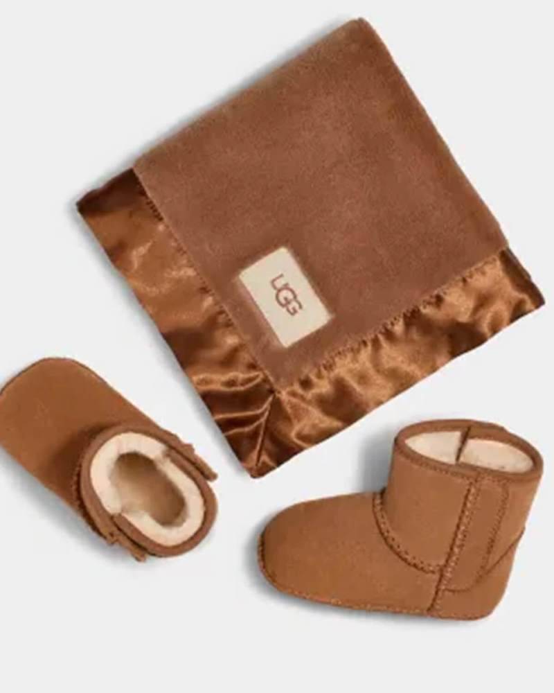 UGG BABY CLASSIC BOOT AND LOVEY BLANKET