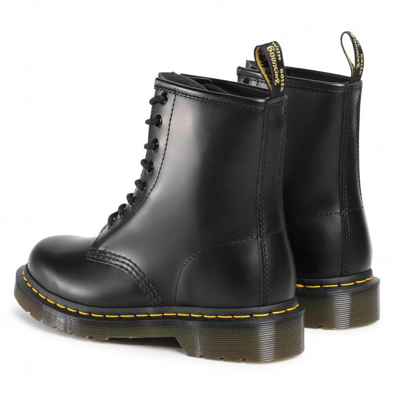 DR. MARTENS SMOOTH LEATHER LACE UP BOOTS