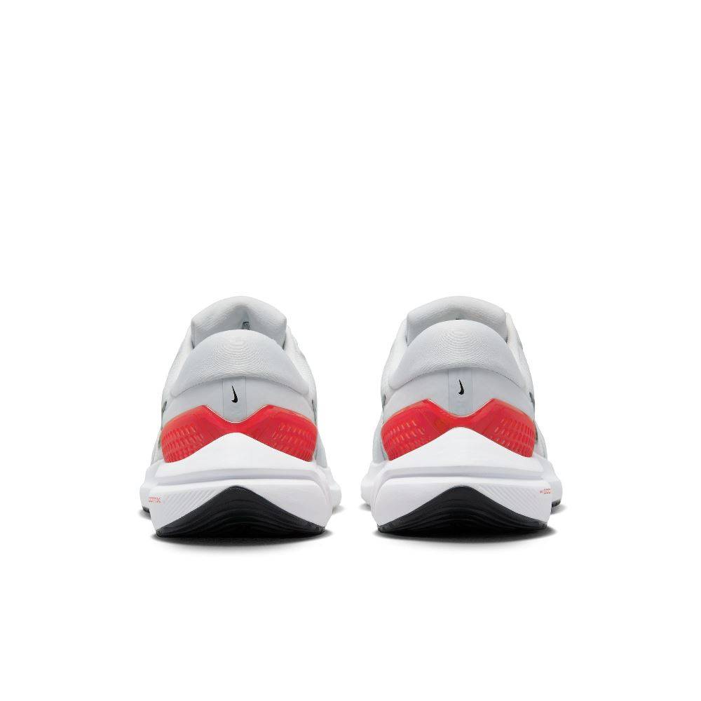 NIKE AIR ZOOM VOMERO 16