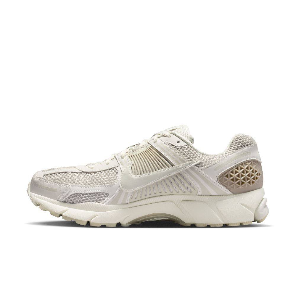 NIKE ZOOM VOMERO 5