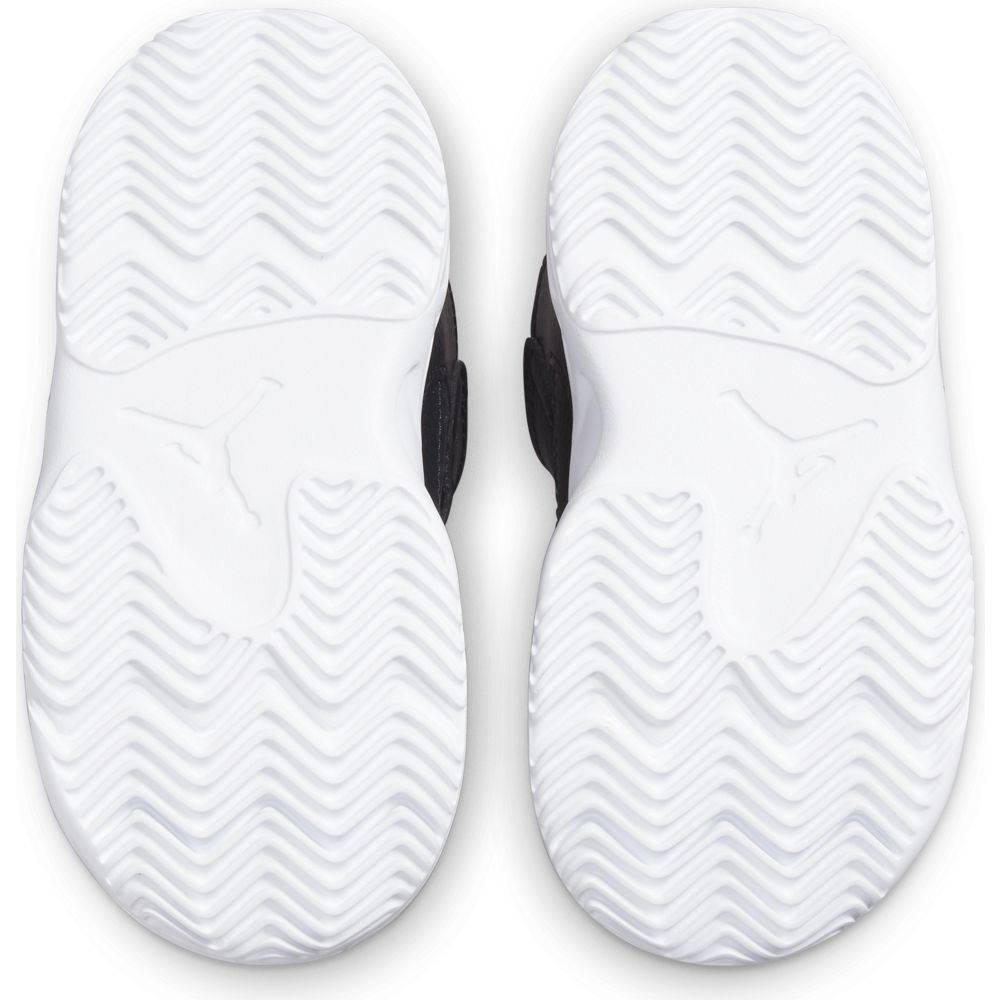 NIKE JORDAN INFANT MAX AURA 3