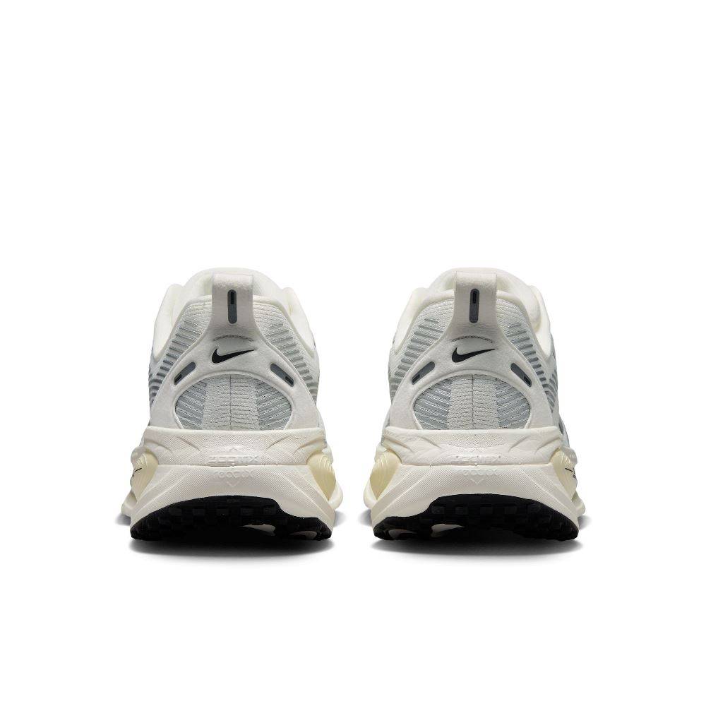NIKE WOMENS VOMERO 18 ROAD RUNNING SHOES