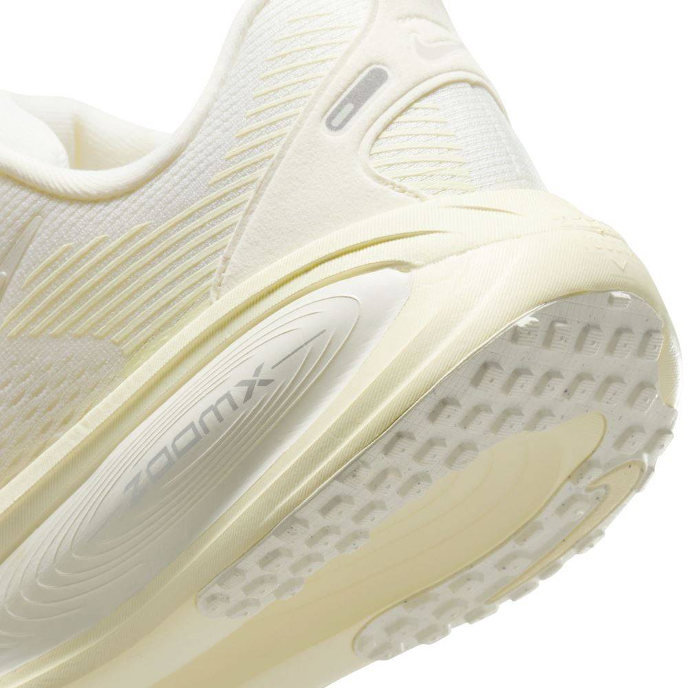 NIKE WOMENS VOMERO 18 ROAD RUNNING SHOES