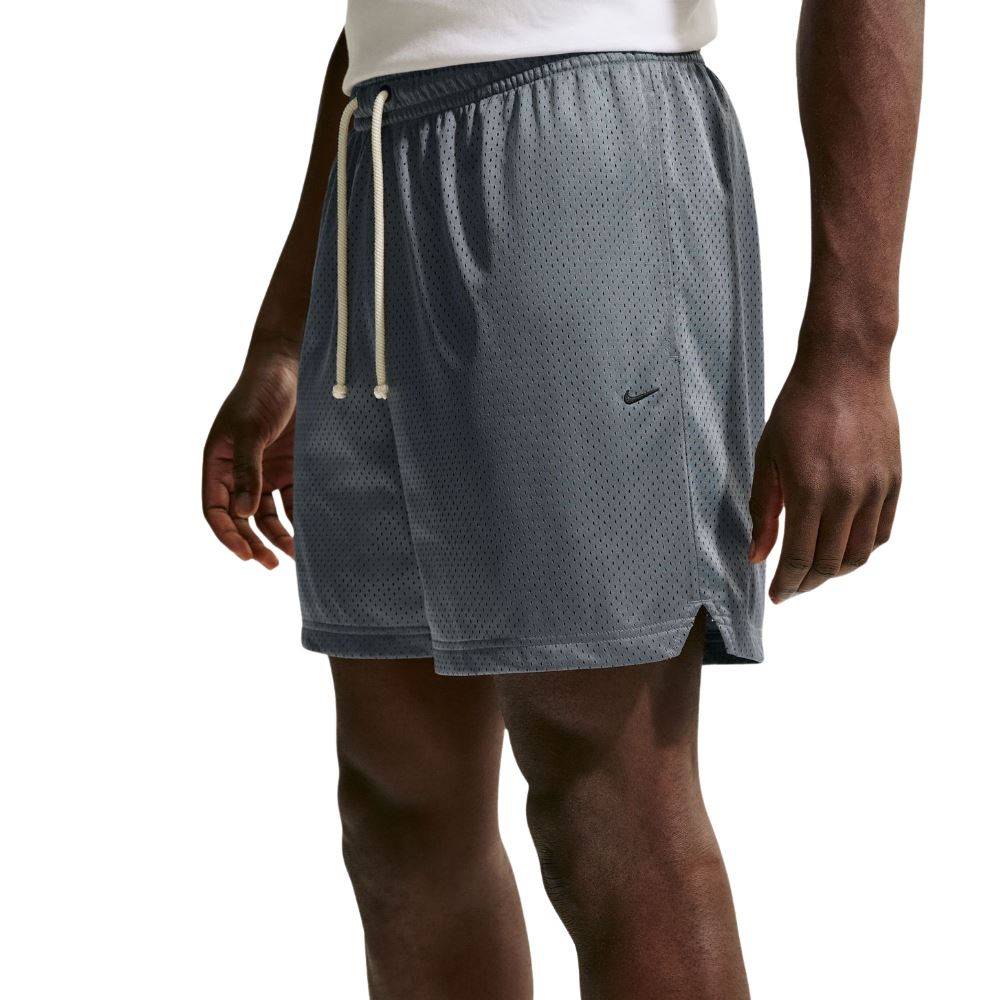 NIKE SATNDARD ISSUE MESH BASKETBALL SHORT