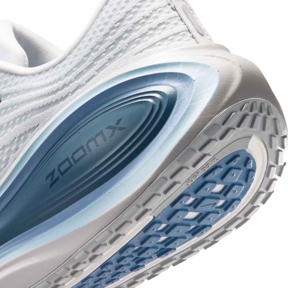 NIKE VOMERO PLUS RUNNING SHOES
