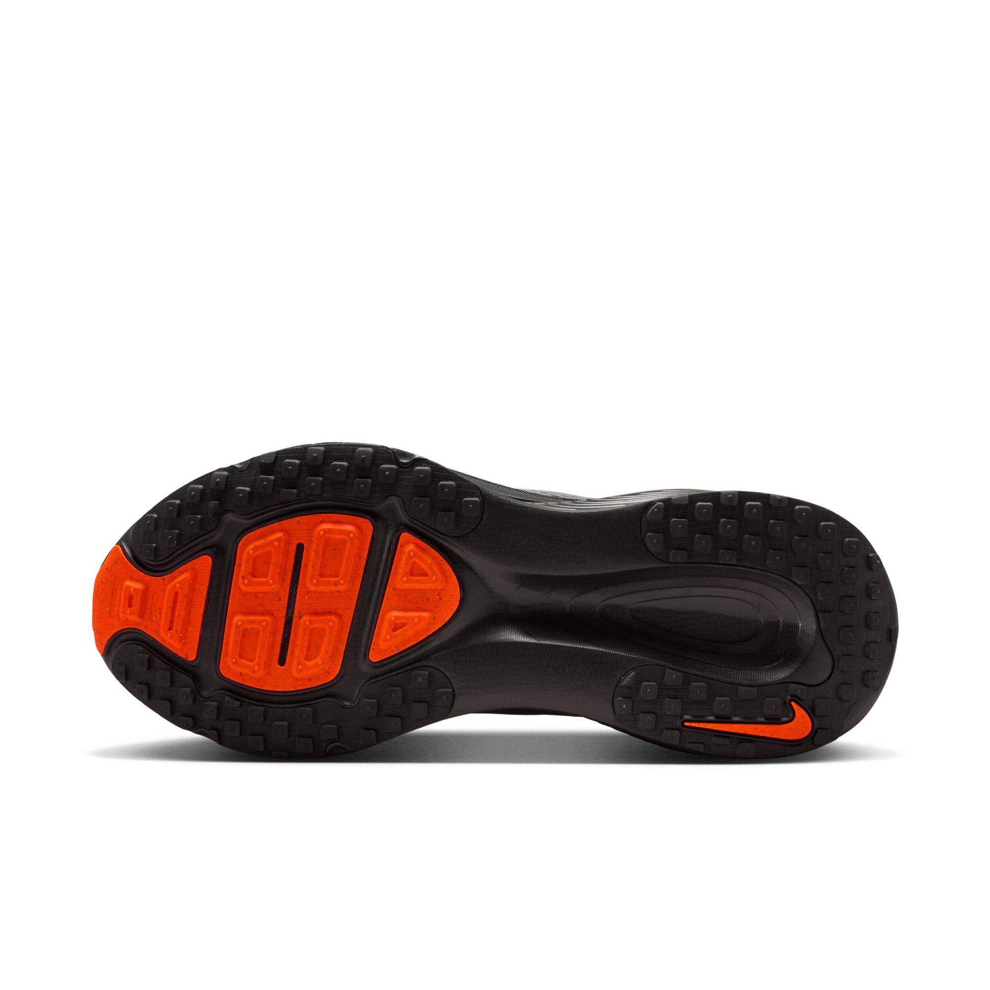 NIKE VOMERO 18 ROAD RUNNING SHOES