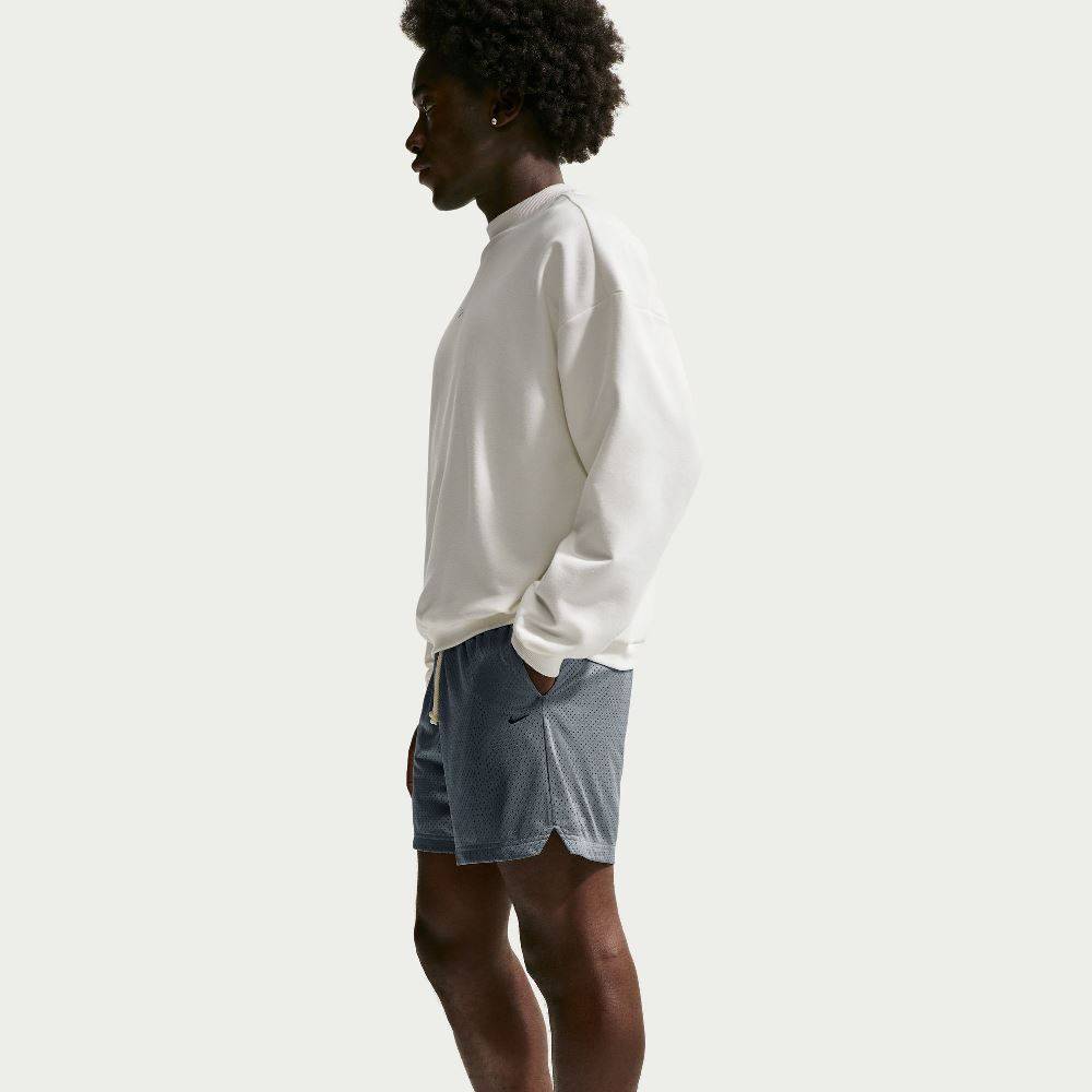 NIKE SATNDARD ISSUE MESH BASKETBALL SHORT