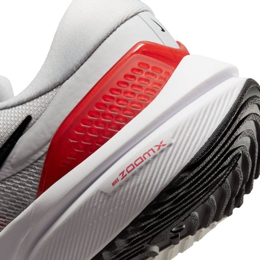 NIKE AIR ZOOM VOMERO 16