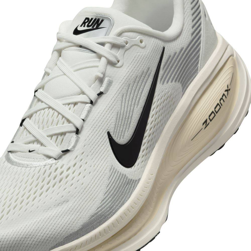 NIKE VOMERO 18 ROAD RUNNING SHOES