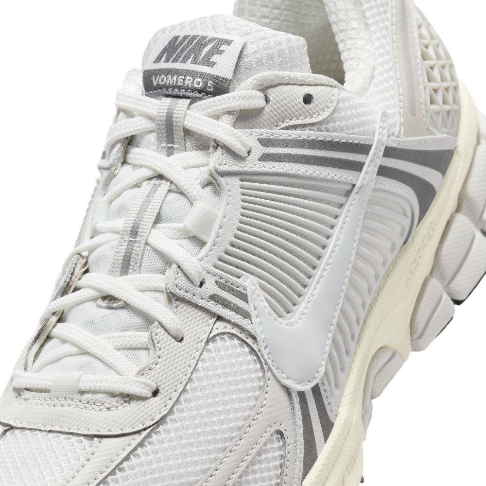 NIKE ZOOM VOMERO 5