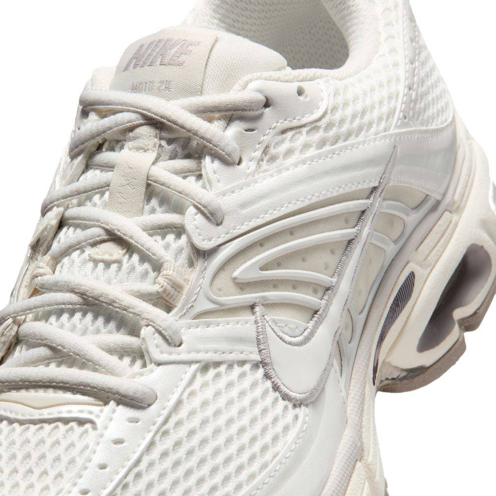 NIKE WOMENS AIR MAX MOTO 2K