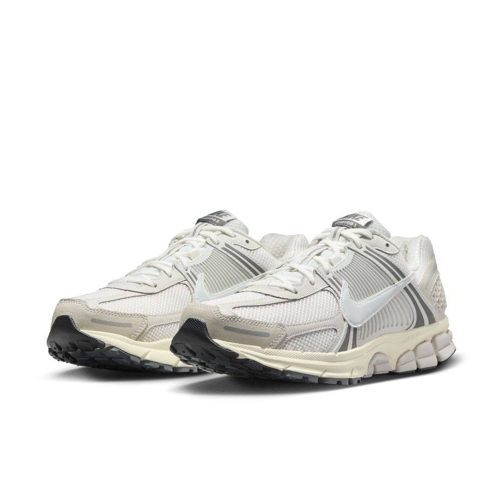 NIKE ZOOM VOMERO 5