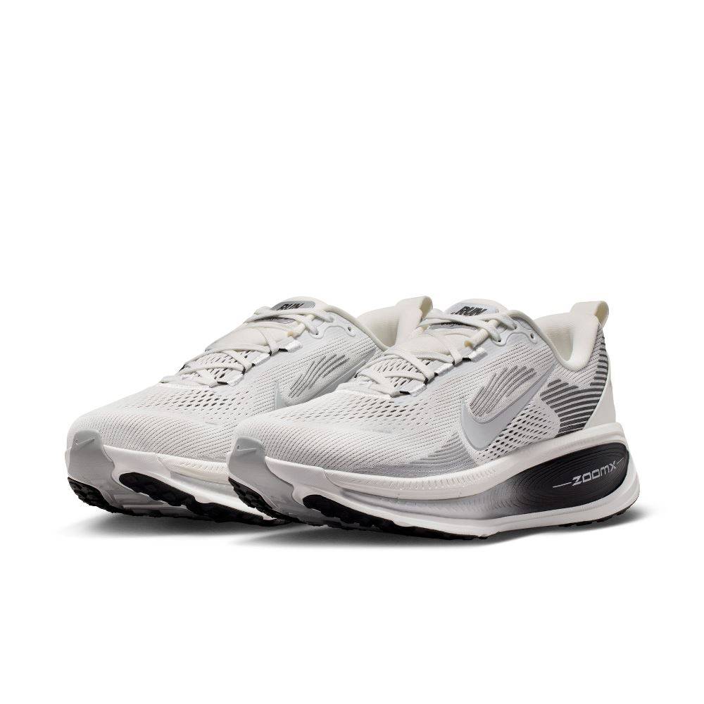 NIKE VOMERO 18 ROAD RUNNING SHOES