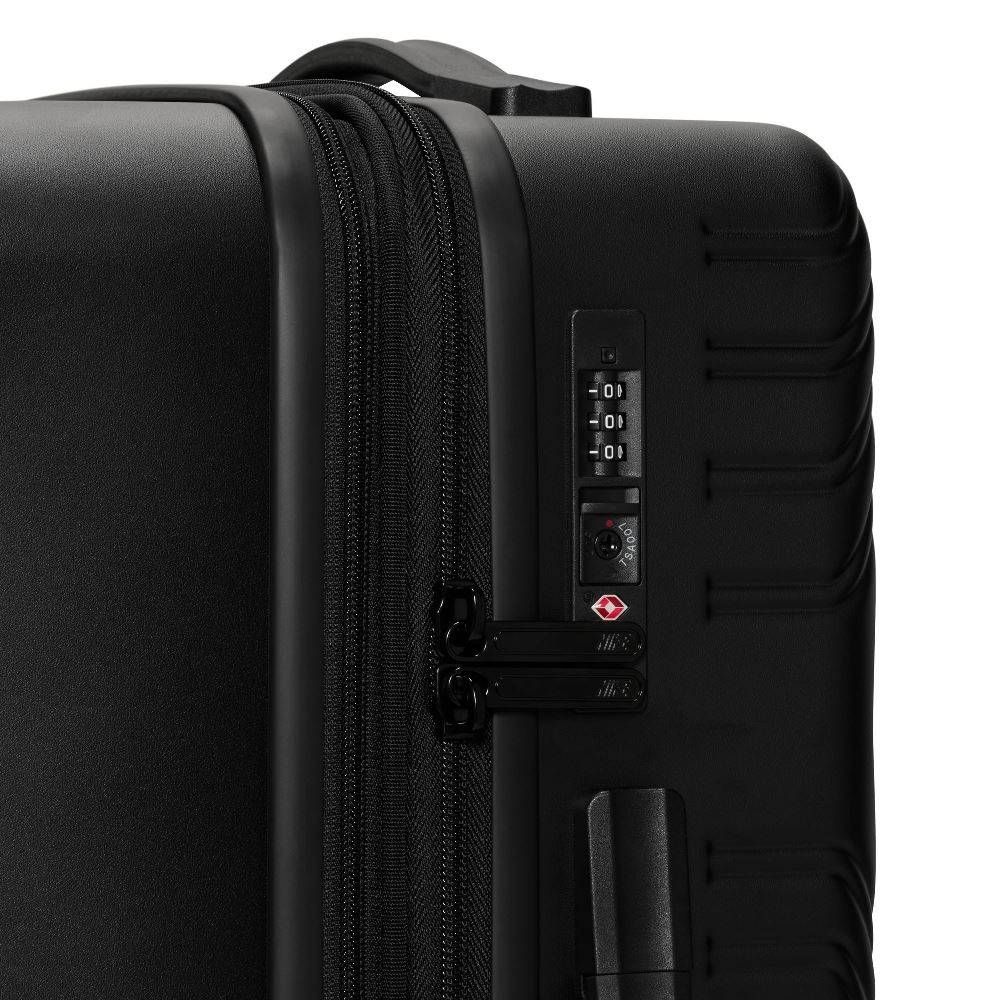 NIKE HARDSHELL LUGGAGE 56CM - 52L