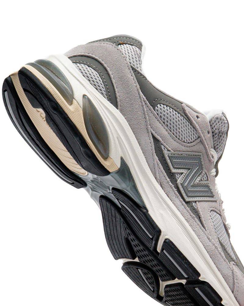NEW BALANCE 2010 CLASSIC MENS SNEAKERS