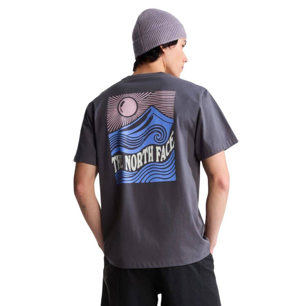 THE NORTH FACE M MOUNTAIN ESCAPE RELAXED SHORT SLEEVE TEE GRAPHIC