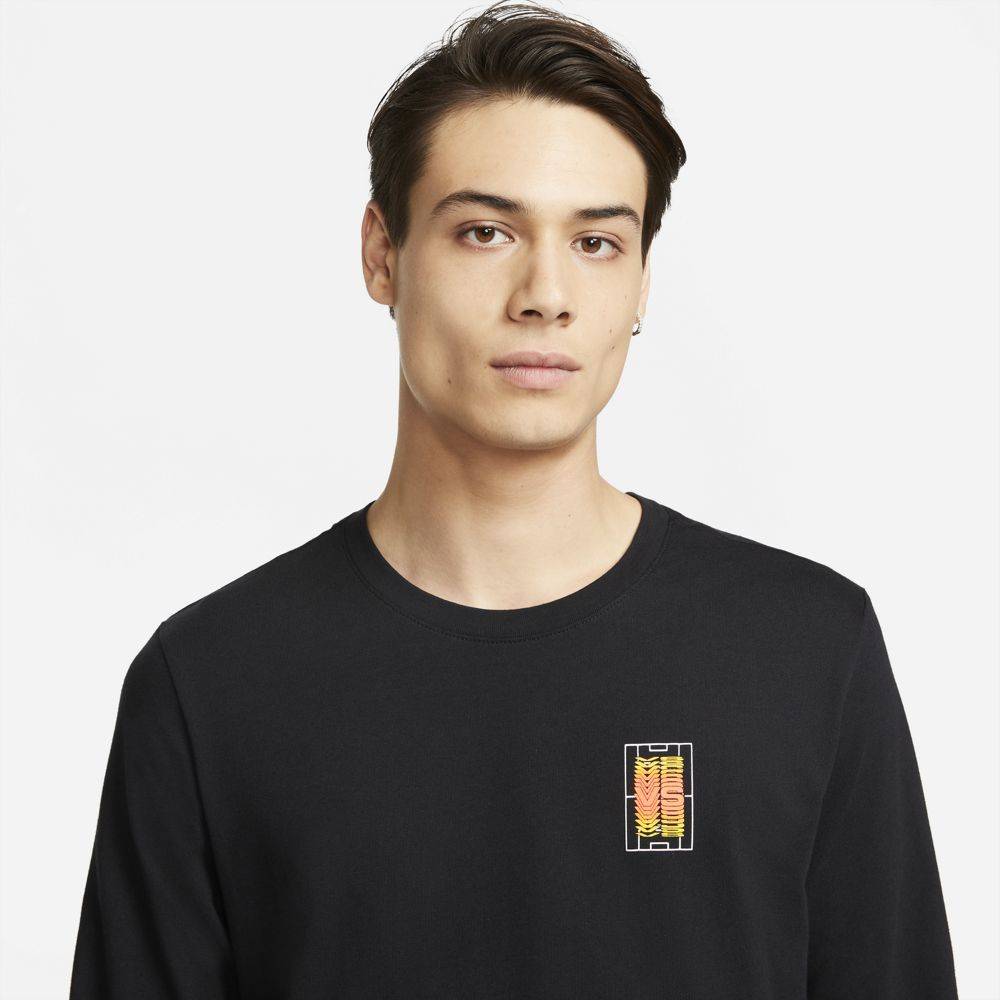 NIKE FC LONG SLEEVE SEASONAL GRAPHIC TEE