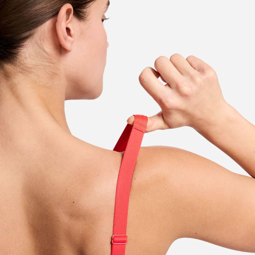 NIKE INDY PLUNGE MEDIUM-SUPPORT PADDED BRA