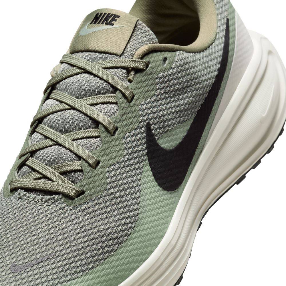 NIKE REVOLUTION 8 MENS SHOES