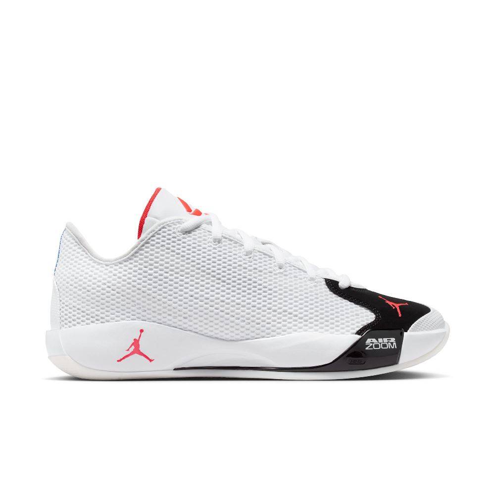 NIKE JORDAN 