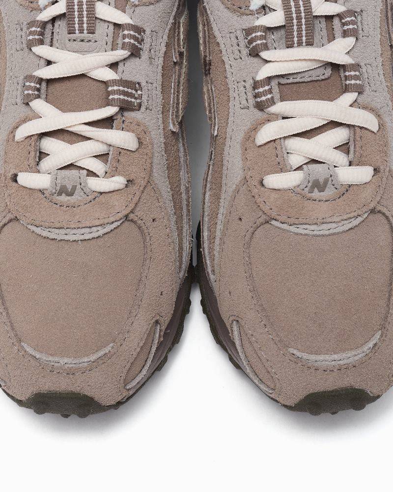 NEW BALANCE 204 UNISEX SNEAKERS