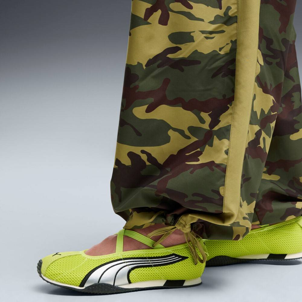 PUMA STREET GLAM RELAXED CAMO WOVEN PANTS OP