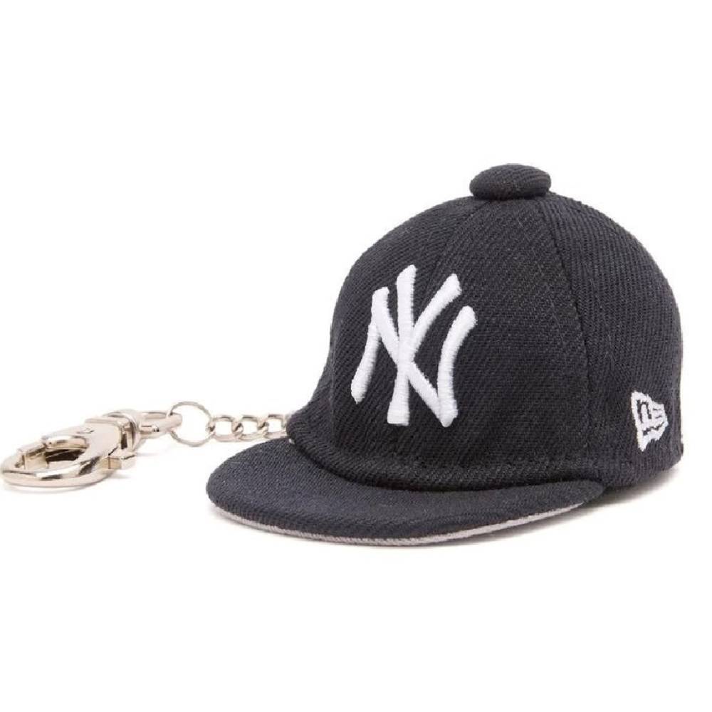 NEW ERA MLB MINI CAP KEYCHAIN NEW YORK YANKEES