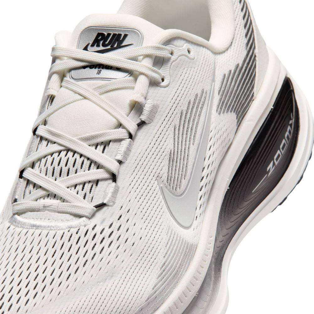 NIKE VOMERO 18 ROAD RUNNING SHOES