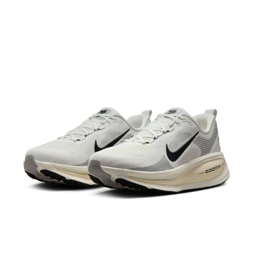 NIKE VOMERO 18 ROAD RUNNING SHOES