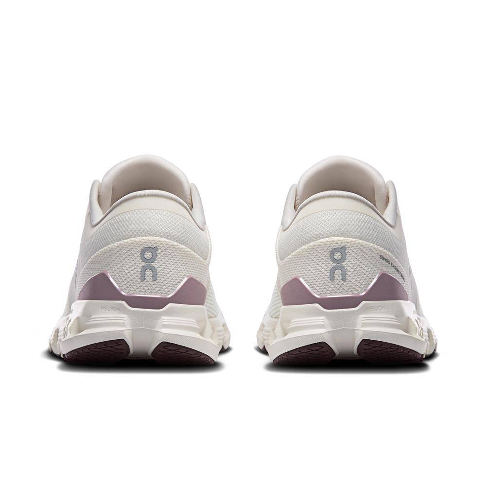 ON RUNNING CLOUD X 4 W