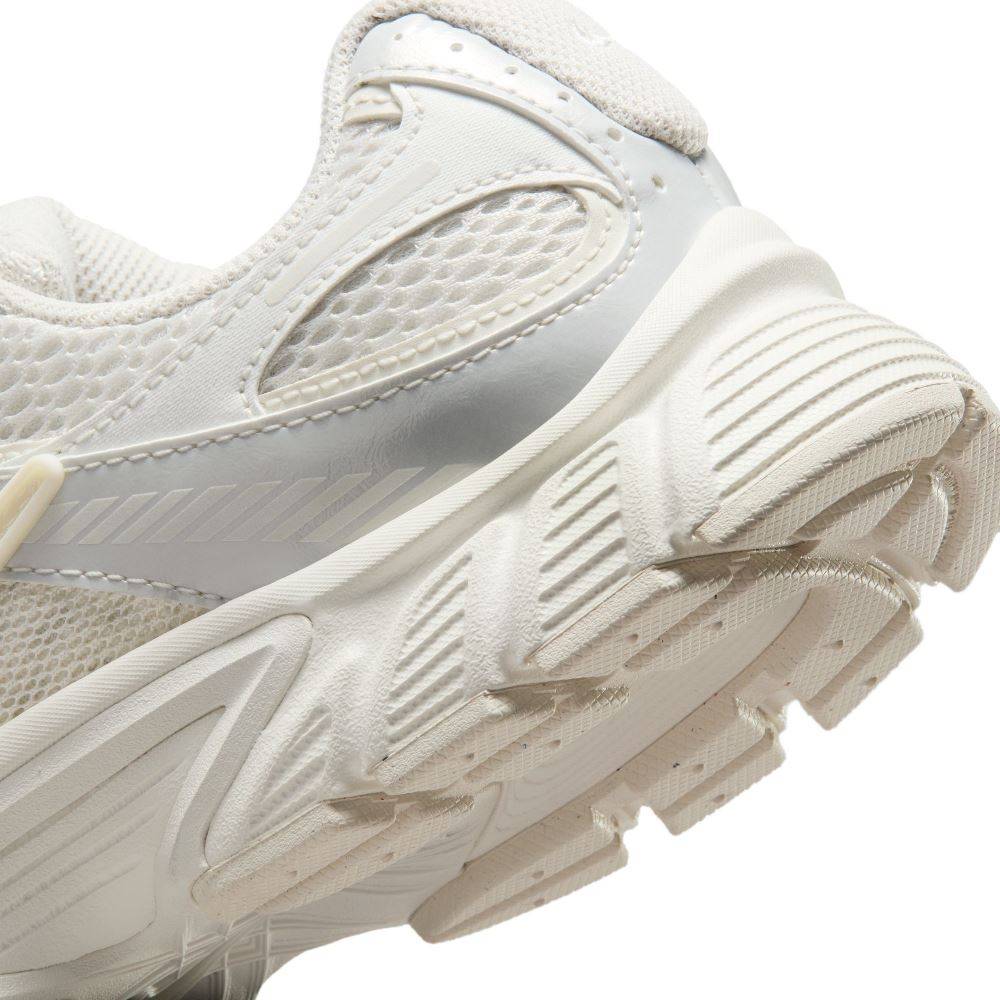 NIKE WOMENS V5 RNR
