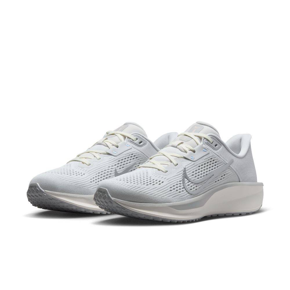 NIKE WOMENS QUEST 6